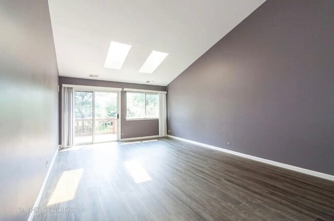 1069 Ripple Ridge in Darien, IL - Building Photo - Building Photo