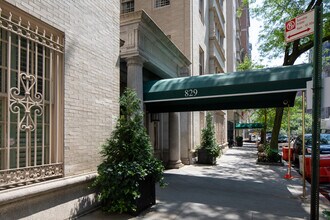 829 Park Ave in New York, NY - Building Photo - Building Photo