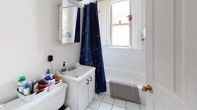 1625 Commonwealth Ave, Unit 9 in Boston, MA - Foto de edificio - Building Photo