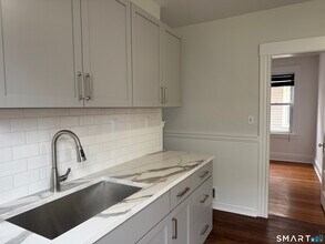 44 Churchill St in Fairfield, CT - Building Photo - Building Photo