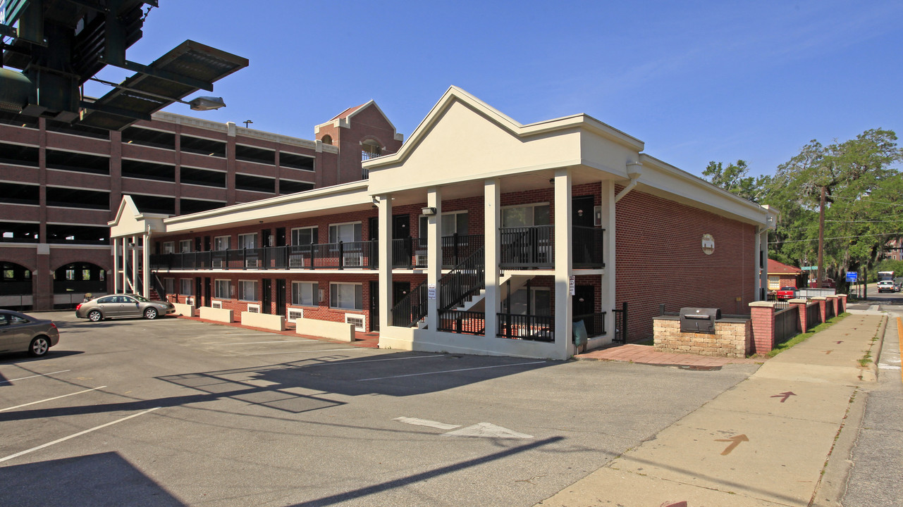 Stadium View Condominiums in Tallahassee, FL - Foto de edificio