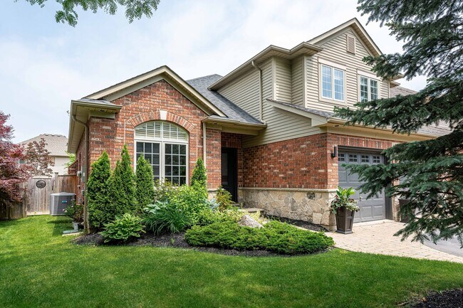 620 Sandcherry Dr in Burlington, ON - Building Photo - Building Photo
