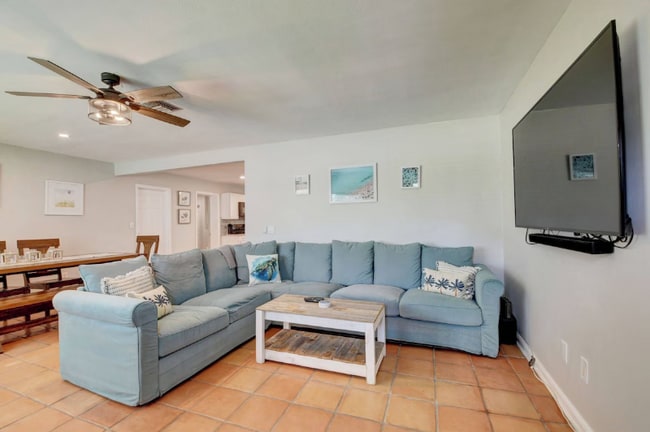 721 NE 8th Ave in Boynton Beach, FL - Foto de edificio - Building Photo