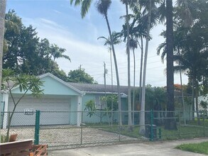 11121 SW 203rd Terrace in Cutler Bay, FL - Building Photo - Building Photo