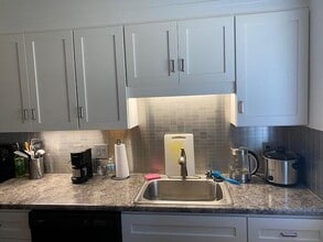 1640 Greenview Dr in Ann Arbor, MI - Building Photo - Building Photo