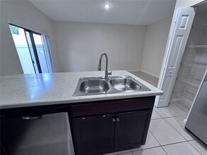 9336 W 33rd Ave in Hialeah Gardens, FL - Building Photo - Building Photo