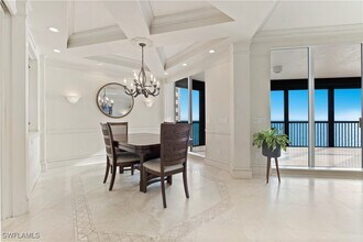 8473 Bay Colony Dr in Naples, FL - Building Photo - Building Photo