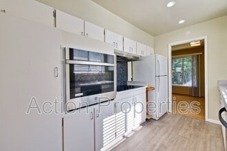 2329 Trenton Dr in San Bruno, CA - Building Photo - Building Photo