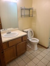 541 Westwinds Dr in Iowa City, IA - Building Photo - Building Photo