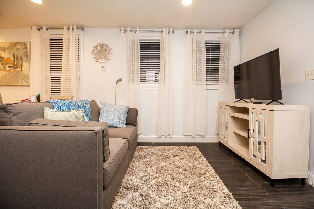 22 Hancock St in Boston, MA - Building Photo