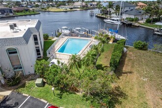 304 Tudor Dr in Cape Coral, FL - Building Photo - Building Photo