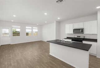 206 Jackson St in Maxwell, TX - Building Photo - Building Photo