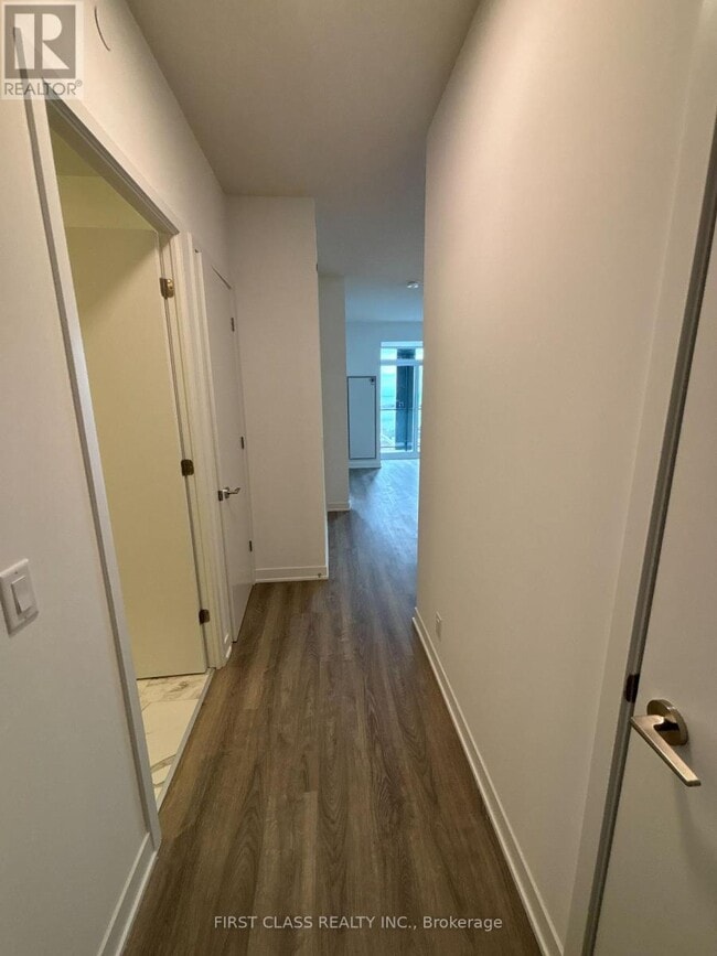 180 Front St E in Toronto, ON - Building Photo - Building Photo