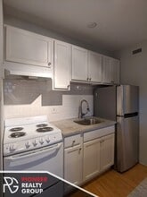 429 W Wellington Ave, Unit 12D in Chicago, IL - Building Photo - Building Photo