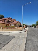 8600 Abanico Ct in Las Vegas, NV - Building Photo - Building Photo