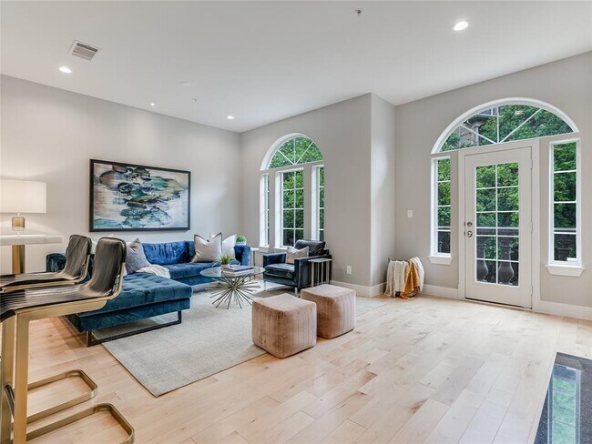 1529 Barton Springs Rd in Austin, TX - Building Photo - Building Photo