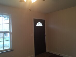 301 Montgomery St, Unit A in Troy, IL - Building Photo - Building Photo