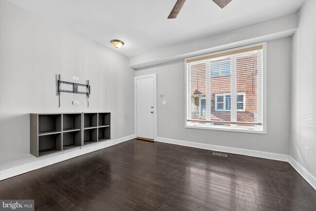 2541 S Mole St in Philadelphia, PA - Building Photo - Building Photo