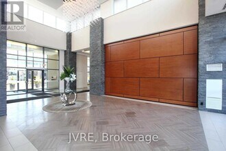 12 Woodstream Blvd in Vaughan, ON - Building Photo - Building Photo