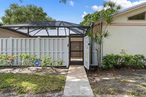8912 Thumbwood Cir in Boynton Beach, FL - Building Photo - Building Photo