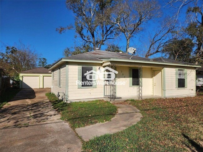 property at 7937 Oak Knoll Ln