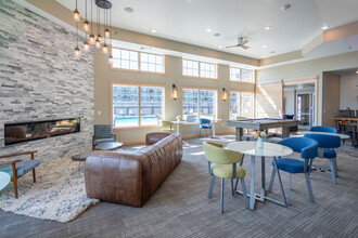 Spring Creek Luxury Living in Sioux Falls, SD - Foto de edificio - Interior Photo