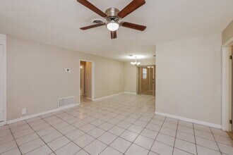 6210 NW 13th St in Sunrise, FL - Building Photo - Building Photo