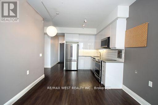 15 Zorra St in Toronto, ON - Building Photo - Building Photo