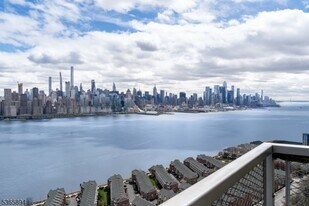 6600 JFK Blvd E in West New York, NJ - Building Photo