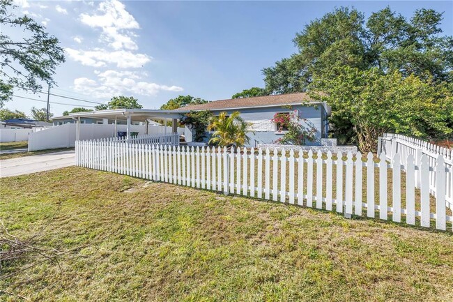 3413 W Rogers Ave in Tampa, FL - Building Photo - Building Photo