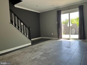 7601 Lee Landing Dr in Falls Church, VA - Building Photo - Building Photo
