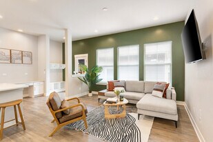 9912 E 61st Ave in Denver, CO - Building Photo