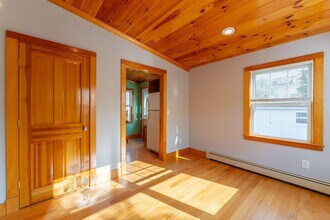47 Stuart Ave in New London, CT - Building Photo - Building Photo