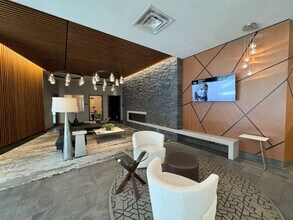 1777 Larimer St, Unit 905 in Denver, CO - Building Photo - Building Photo
