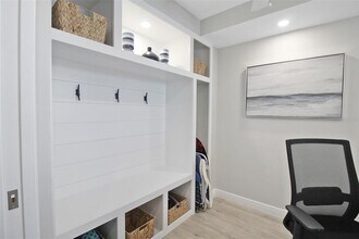 5780 Midnight Pass Rd in Sarasota, FL - Building Photo - Building Photo