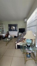 520 NW 97th St in Miami, FL - Building Photo - Building Photo