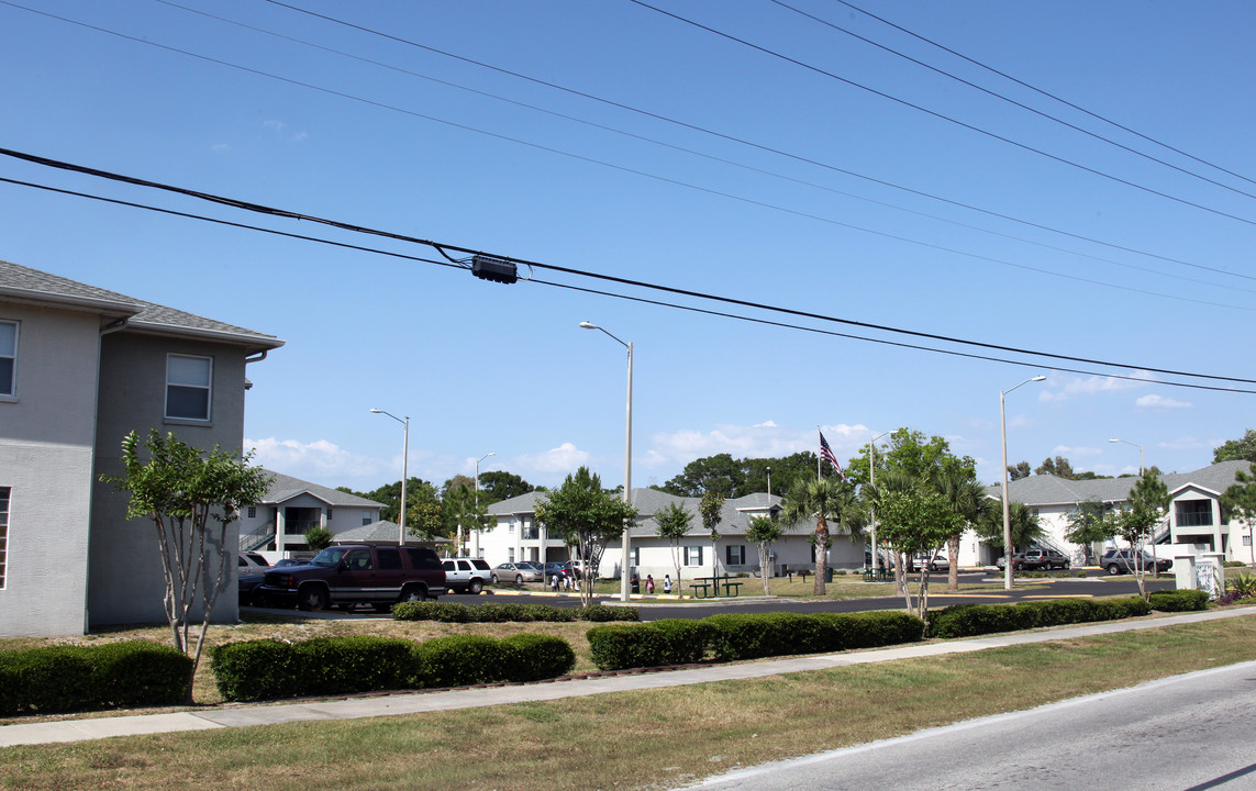 Northside Villas in St. Petersburg, FL - Building Photo