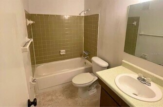 221 Northwest Jefferson Cir N-Unit -18 in St. Petersburg, FL - Building Photo - Building Photo