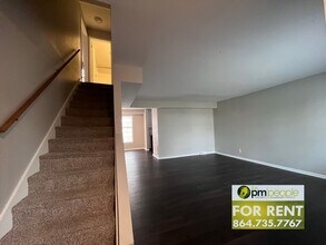 102 Wexford Dr in Taylors, SC - Building Photo - Building Photo