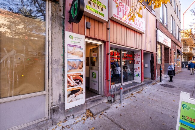 1016 Saint-Laurent Boul in Montréal, QC - Building Photo - Building Photo