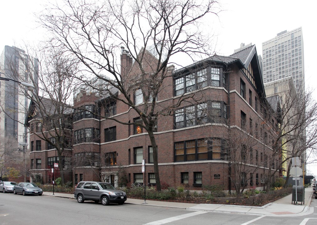 Goudy Square Park in Chicago, IL - Building Photo