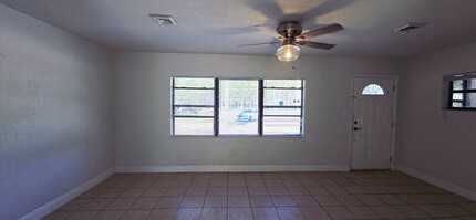 9236 County Rd 44 in Leesburg, FL - Building Photo - Building Photo