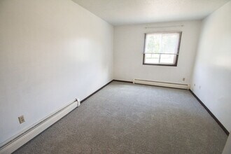 2312 Valleyhigh Dr NW in Rochester, MN - Building Photo - Building Photo