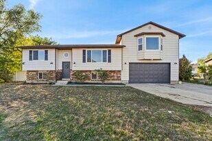 819 W 2300 N in Provo, UT - Building Photo