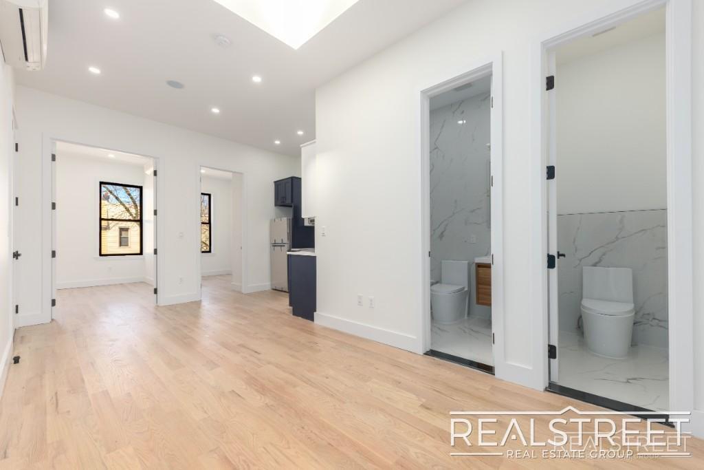 Brand New 3 Bed, 2 Bath with In-Unit Laund in Brooklyn, NY - Building Photo