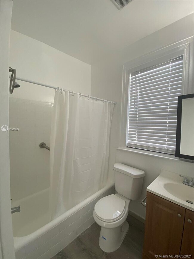 501 SW 6th Ct-Unit -106 in Miami, FL - Building Photo - Building Photo