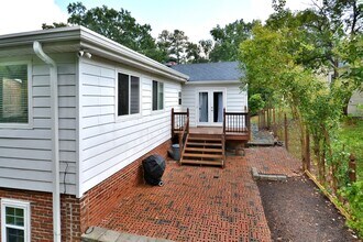 812 W Knox St in Durham, NC - Building Photo - Building Photo