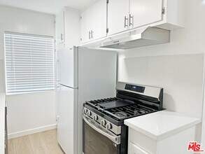 11915 Jefferson Blvd in Culver City, CA - Building Photo - Building Photo