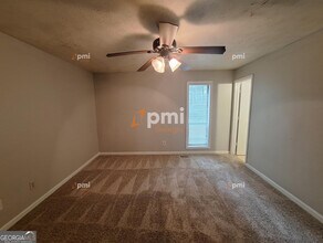 5955 Sutton Pl in Douglasville, GA - Building Photo - Building Photo