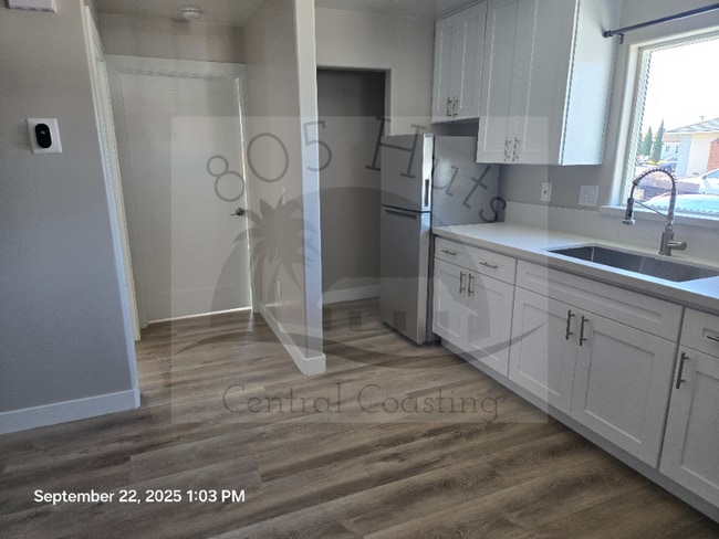 1378 Yale Pl in Santa Maria, CA - Foto de edificio - Building Photo